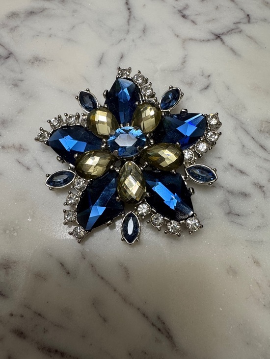 Jewelry - Blue and Crystal Starburst Vintage Brooch / Pin